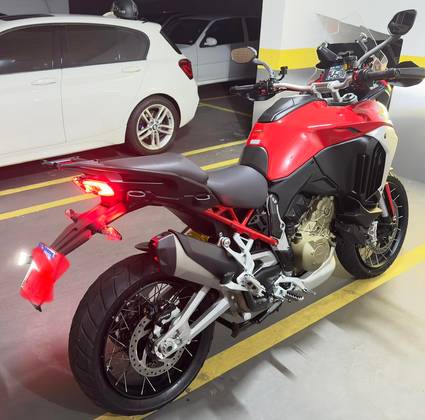 DUCATI MULTISTRADA 1200 V4 S DUCATI MULTISTRADA 1200 V4 S